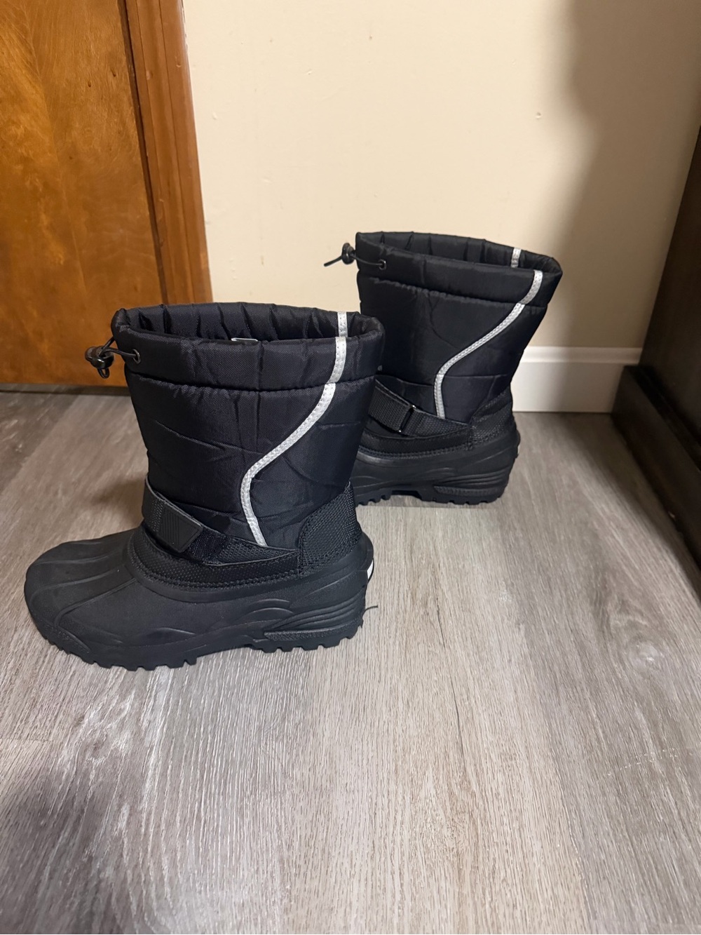 Ozark Trail Women’s Size 8 Black Winter Snow Boots Waterproof Style